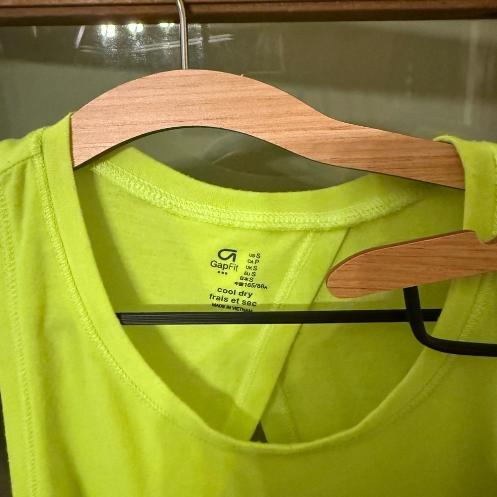 SET! Gap Fit Women’s Black and Neon Green Tulip Back Tank Tops Size Small - Picture 2 of 4